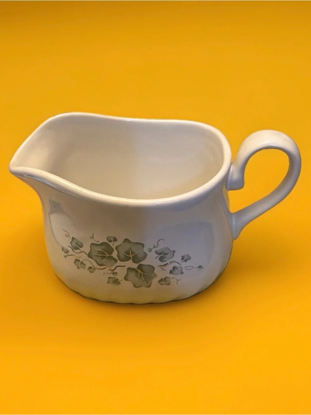 Vintage Corning Ware Corelle Coordinates Callaway Green Ivy Gravy Boat